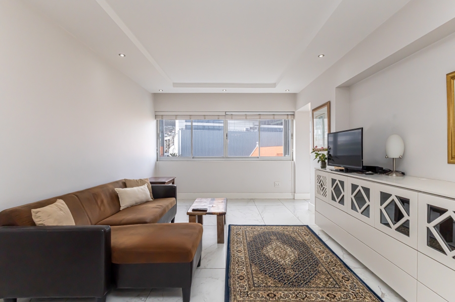To Let 1 Bedroom Property for Rent in Sea Point Western Cape